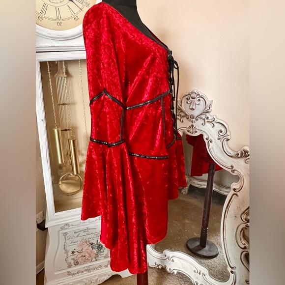 Vintage Lip Service Red Velvet Gothic Renaissance Vampire Bell Sleeve Tunic Plus - Picture 6 of 13